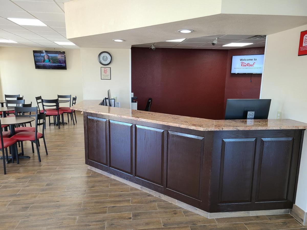 Red Roof Inn Стонтон Экстерьер фото