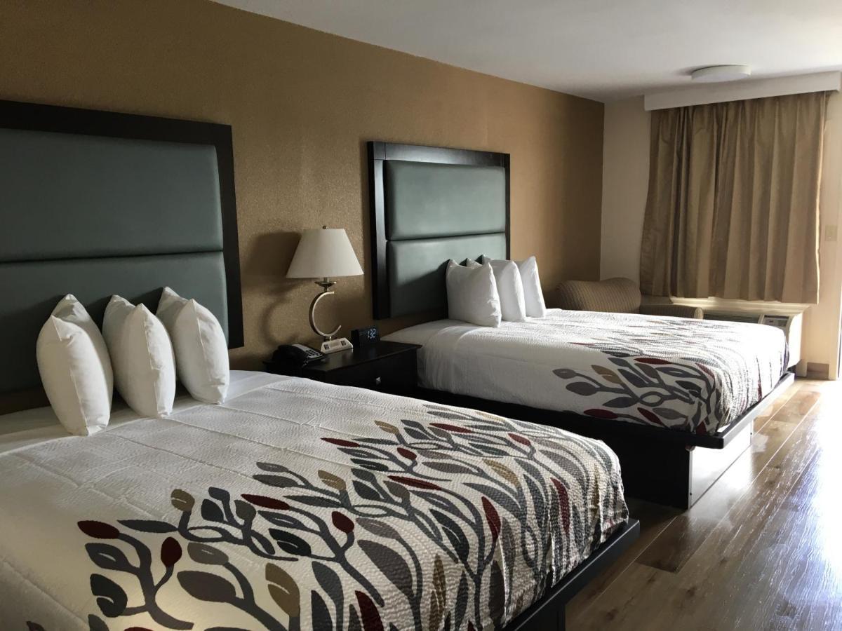 Red Roof Inn Стонтон Экстерьер фото
