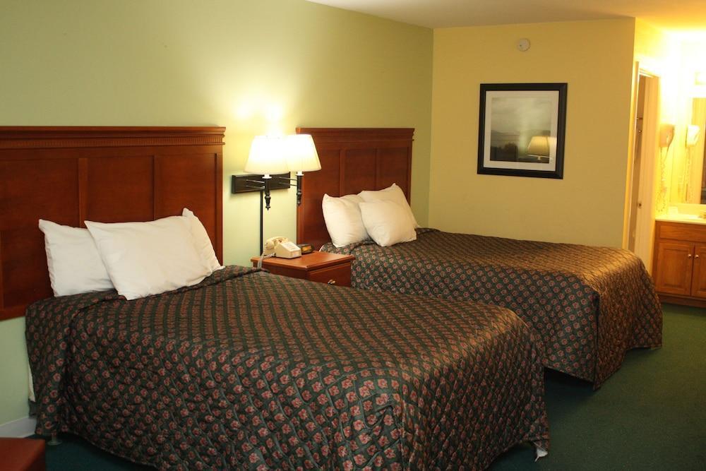 Red Roof Inn Стонтон Экстерьер фото