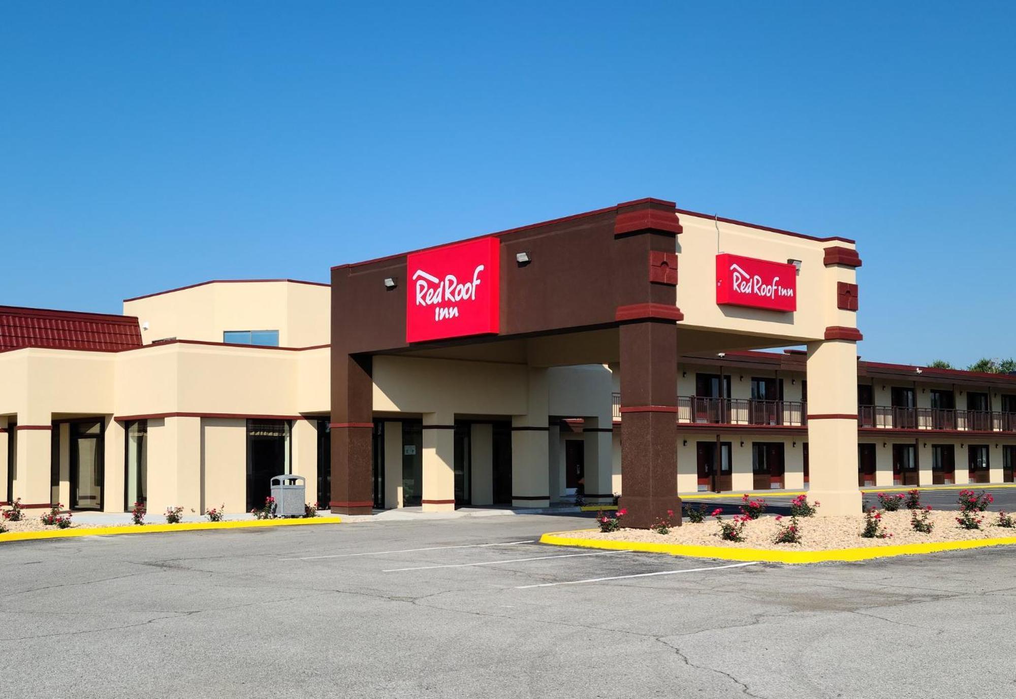 Red Roof Inn Стонтон Экстерьер фото