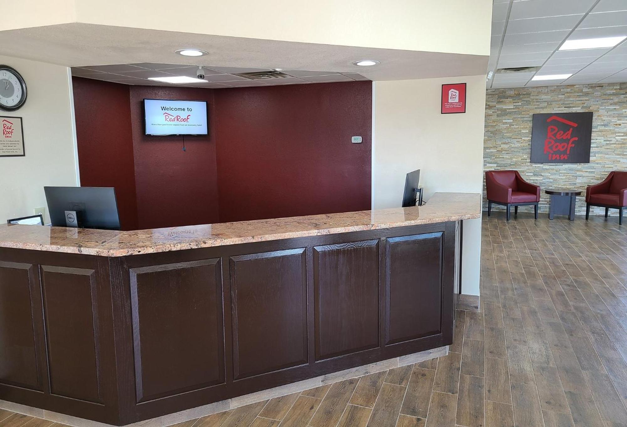 Red Roof Inn Стонтон Экстерьер фото